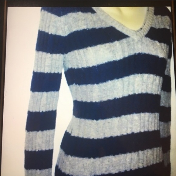 🌼FREEDOM 2 BE NAVY GREY SWEATER🌼 - Picture 2 of 3